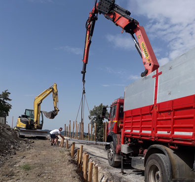 lavori di consolidamento strada a Loiano 